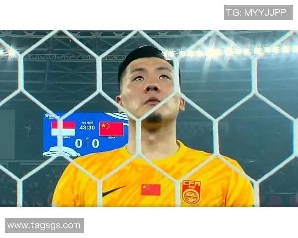 国足与香港比赛中的争议判罚引发热议球迷对裁判决定感到不满